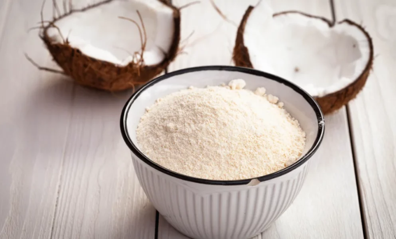 Descubra como fazer farinha low carb em casa com receitas simples de coco, linhaça e amendoim. Transforme sua dieta de forma saudável e econômica!
