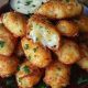 Bolinho de Chuva Salgado com Queijo e Ervas