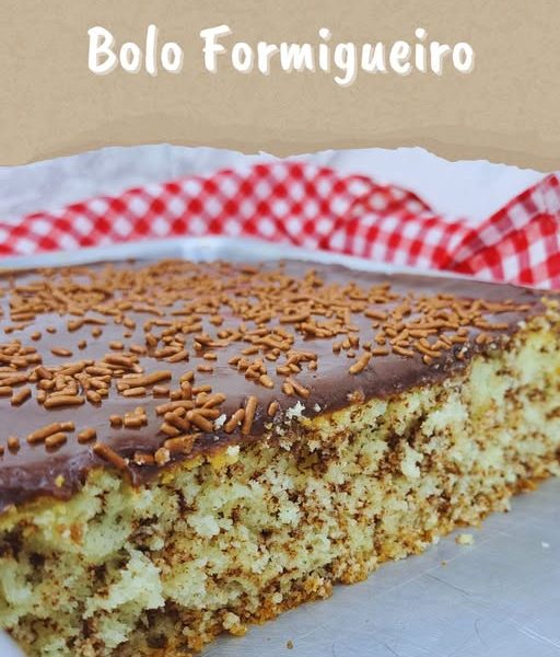 BOLO GELADO DE DOCE DE LEITE E COCO QUEIMADO